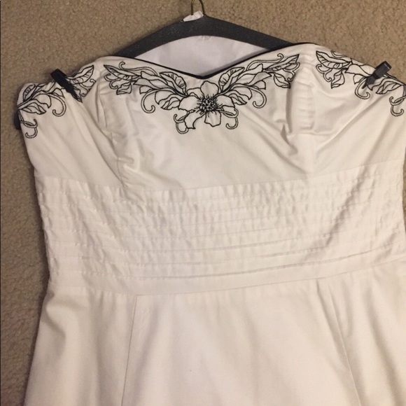 WHBM Strapless Embroidered White Cocktail Dress - Picture 3 of 8